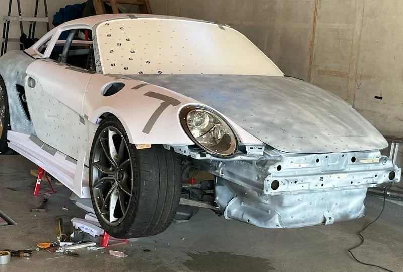 ポルシェのシャシーからカーボンファイバー製ボディキットへ:3Dスキャン活用事例